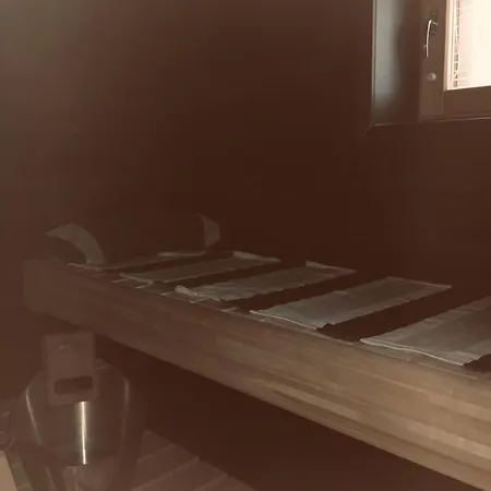 Poukamankatu 14 شقة